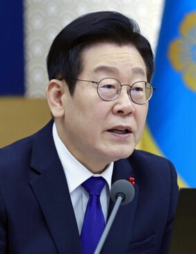 이 대통령 "건보공단 특사경 40명, 비서실이 챙겨 지정하라"