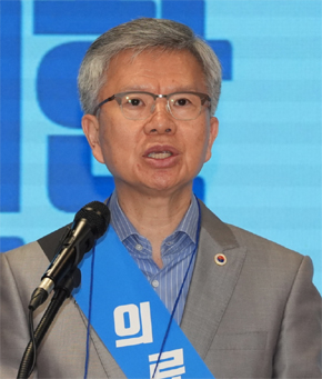 의협회장 "복지부장관님 의대교육 현장 직접 가봅시다"