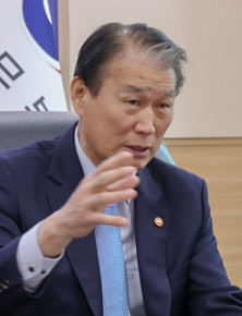 A급 입지 4·19혁명기념도서관 약국 임대 비위 '일파만파'