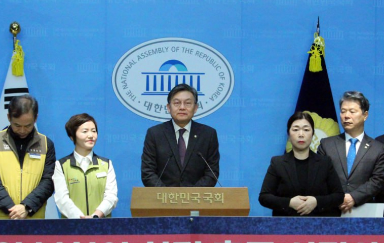 닥터나우 도매 금지법, 사상초유 본회의 지연…내년 처리 수순