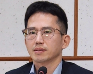 "플랫폼 도매 허용은 이해충돌…약국 뺑뺑이 해법도 아냐"