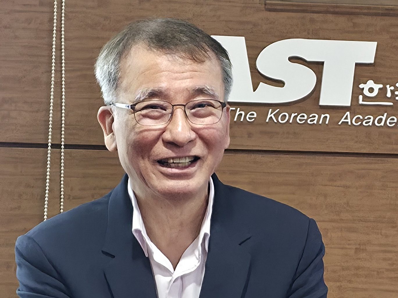 "AI시대 약사 생존법, 단순 조제 넘어 지혜형 전문가 돼야"