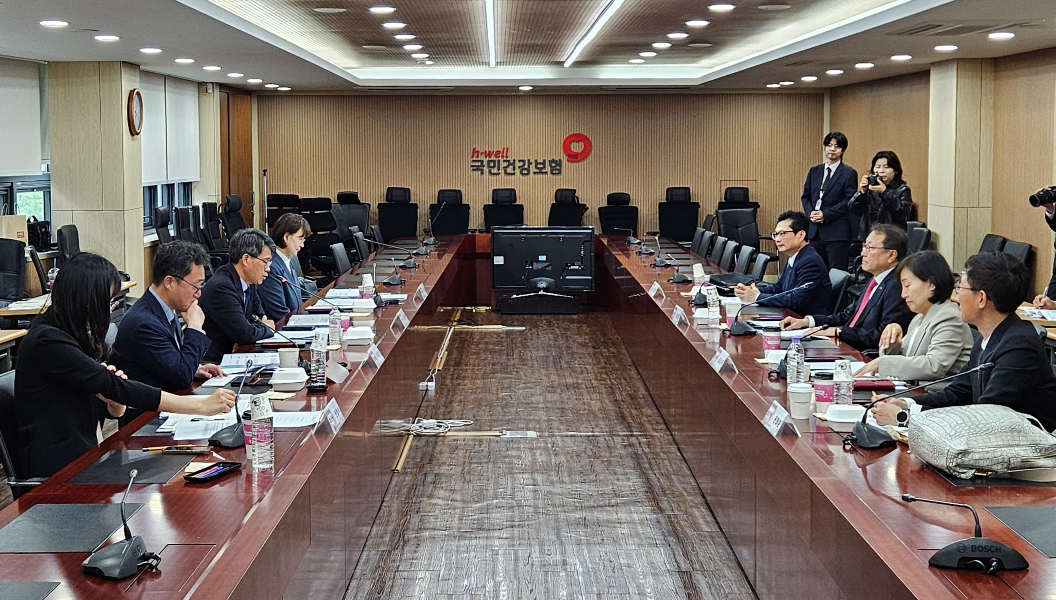 닻 올린 수가협상...공단 "재정 건전성 고려해 인상폭 결정"