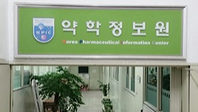 사표→반려→경질...실패로 끝난 유상준 약정원장 카드