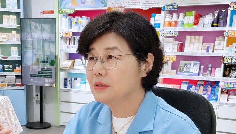 "약국, 화장품 몇 개 놓는다고 경쟁력 생기지 않아…결국 상담"