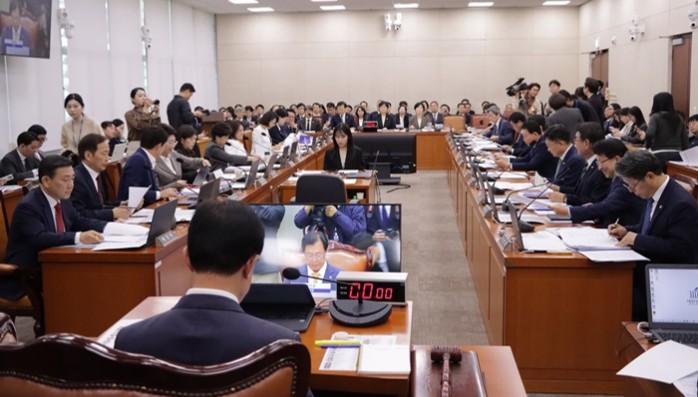 약 배송 확대·창고형약국 집중 질타...복지부 관리강화 압박